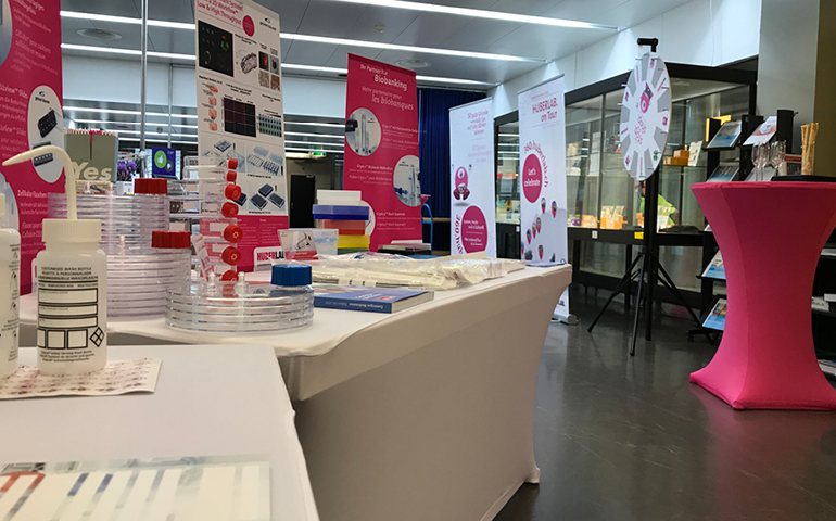 HUBERLAB. commited to science - HÙBERLAB. AG Schweiz - Laborbedarf - Labor - Pipette - Sarstedt - Honeywell - Honeywell Schweiz - Greiner - Greiner Bio-One - Tubes - Gilson - Honeywell Fluka - Laborzubehör kaufen - Falcon tube - Sigma - PSA - Persönliche Schutzausrüstung - ESD Schuhe - Schutzhanschuhe - Atemschutz - Thermo - Ethanol kaufen - Labor-Chemikalien - Pyrex - Mettler Toledo - Laborbedarf Shop - Natriumhydroxid kaufen - Schutzanzug Labor - Ecolab - Swann-Morton - Laborkittel - Eppendorf - Messbecher - Reagenzgläser - Laborflaschen - Labormantel - Säure kaufen - Weithalsflaschen - Erlenmeyerkolben - Pipettors - Pipet - Socorex - Bode - Retsch - Metrohm - AppliChem - SteriClin - Augensuches - Messzylinder - Schwefelsäure kaufen - Zentrifugenröhrchen - Merck - Microplates - Petrischalen - Neodischer - Corning - Duran - Kimtech - Chemikaline kaufen Schweiz - Chemikalien online - Labor Chromatographie - Pipets - Kimberly Clark - Miele - Dräger - Bürkle - Marinefeld - Olympus - Brady - UVEX - Micropipette - UNIGLOVES - Sempercare - Softject - HÙBERLAB. AG Switzerland HUBERLAB. commited to science - HÙBERLAB. AG Schweiz - Laborbedarf - Labor - Pipette - Sarstedt - Honeywell - Honeywell Schweiz - Greiner - Greiner Bio-One - Tubes - Gilson - Honeywell Fluka - Laborzubehör kaufen - Falcon tube - Sigma - PSA - Persönliche Schutzausrüstung - ESD Schuhe - Schutzhanschuhe - Atemschutz - Thermo - Ethanol kaufen - Labor-Chemikalien - Pyrex - Mettler Toledo - Laborbedarf Shop - Natriumhydroxid kaufen - Schutzanzug Labor - Ecolab - Swann-Morton - Laborkittel - Eppendorf - Messbecher - Reagenzgläser - Laborflaschen - Labormantel - Säure kaufen - Weithalsflaschen - Erlenmeyerkolben - Pipettors - Pipet - Socorex - Bode - Retsch - Metrohm - AppliChem - SteriClin - Augensuches - Messzylinder - Schwefelsäure kaufen - Zentrifugenröhrchen - Merck - Microplates - Petrischalen - Neodischer - Corning - Duran - Kimtech - Chemikaline kaufen Schweiz - Chemikalien online - Labor Chromatographie - Pipets - Kimberly Clark - Miele - Dräger - Bürkle - Marinefeld - Olympus - Brady - UVEX - Micropipette - UNIGLOVES - Sempercare - Softject - HÙBERLAB. AG Switzerland